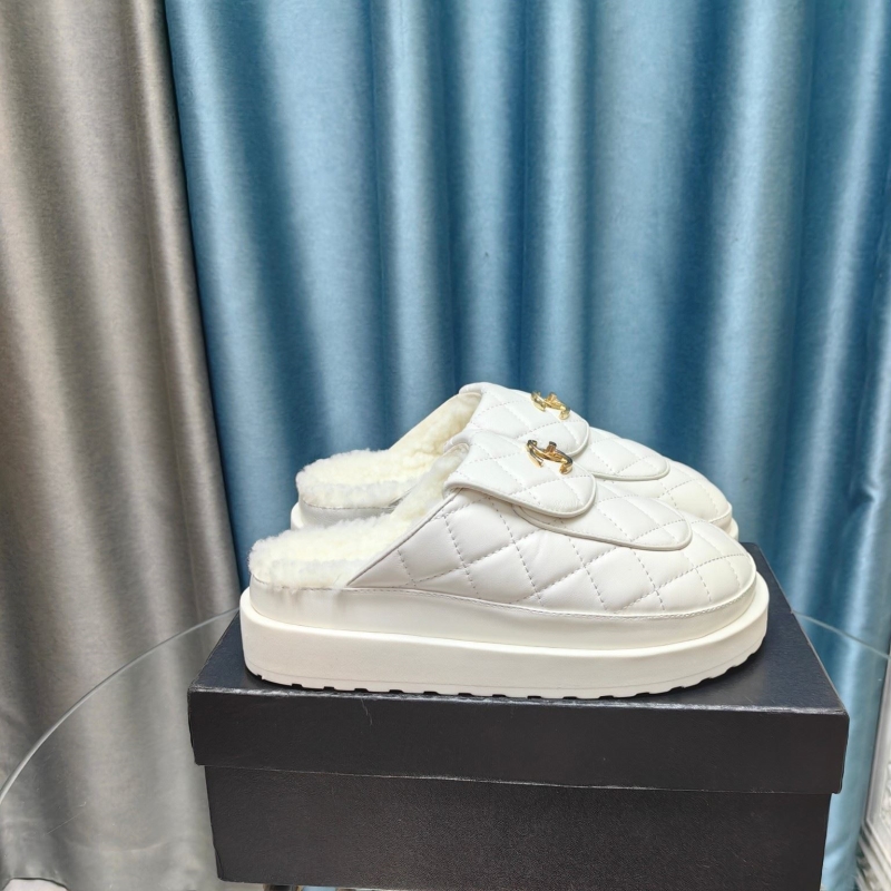 Ch*el slippers